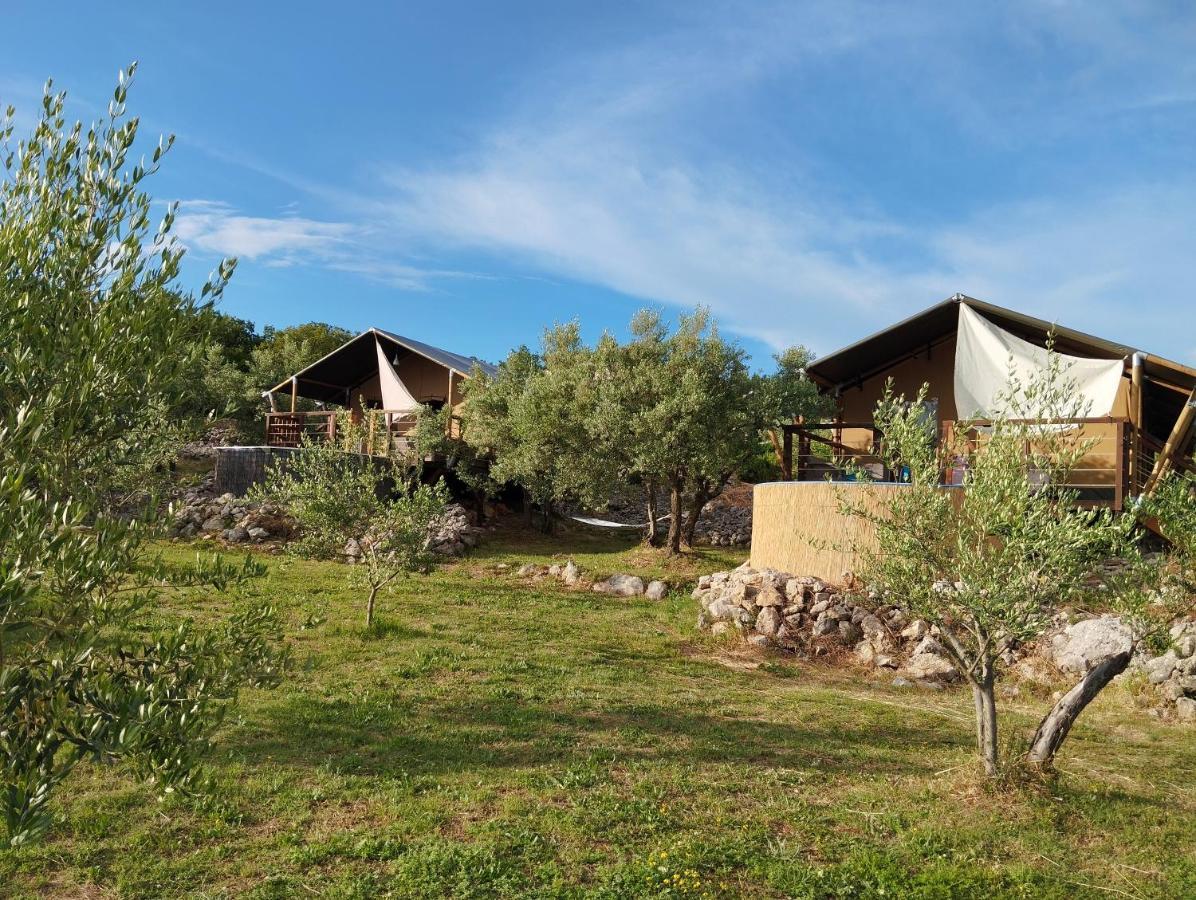 Prima Insula Glamping Hotel Brusici Exterior photo