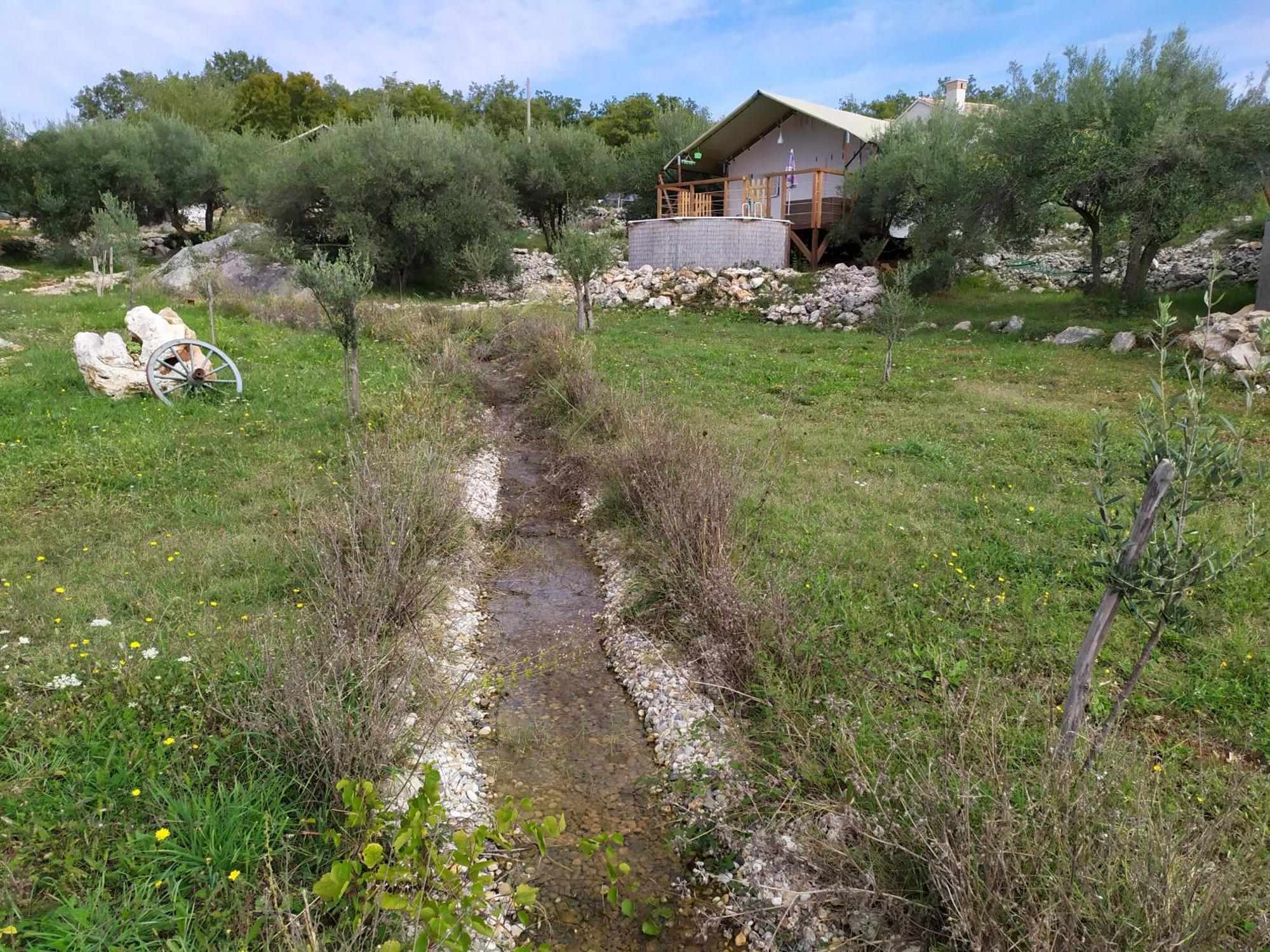 Prima Insula Glamping Hotel Brusici Exterior photo