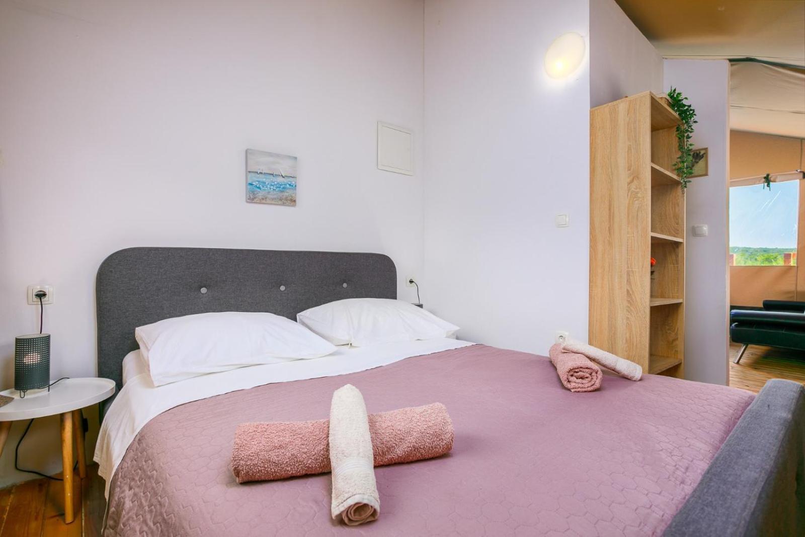 Prima Insula Glamping Hotel Brusici Exterior photo