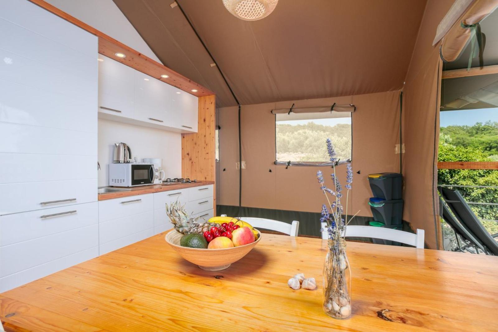 Prima Insula Glamping Hotel Brusici Exterior photo